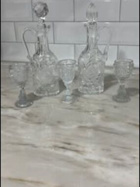 Anchor hocking press glass cruets